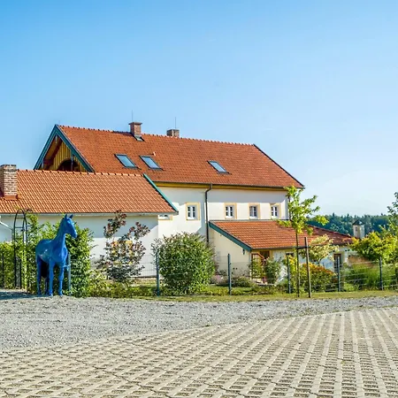 Häuschen Blaues Pferd * Wallerfing